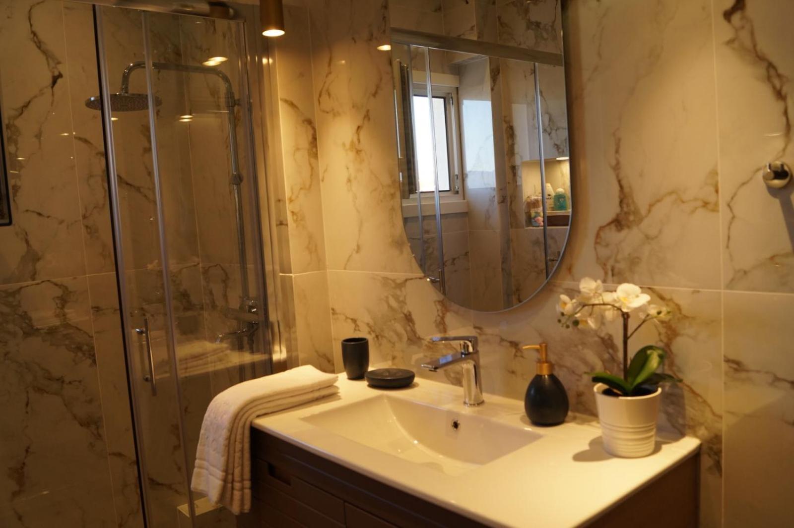 Daphne Luxury Apartment 卡斯托里亚 外观 照片