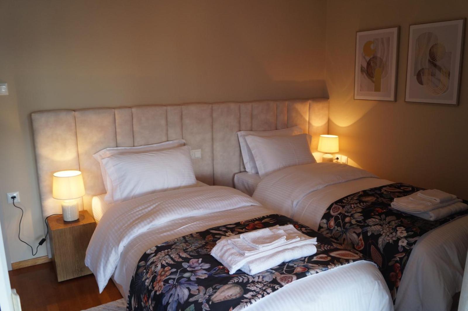 Daphne Luxury Apartment 卡斯托里亚 外观 照片